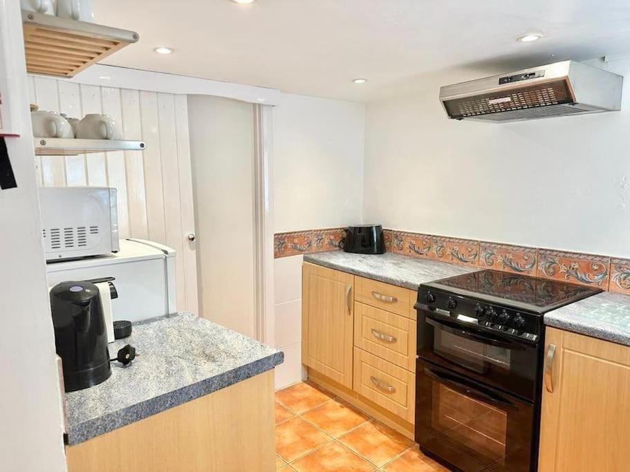 Ship Cottage Tenby Beach 50M Exterior foto